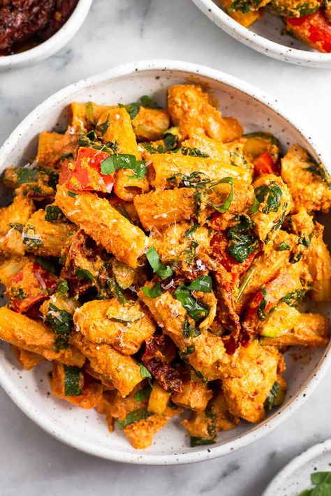 Sun Dried Tomato Chicken Pasta, Creamy Sun Dried Tomato Chicken, High Protein Pasta Recipes, Protein Pasta Recipes, Sun Dried Tomato Chicken, Buffalo Chicken Pasta Salad, High Protein Pasta, Goat Cheese Pasta, Tomato Chicken