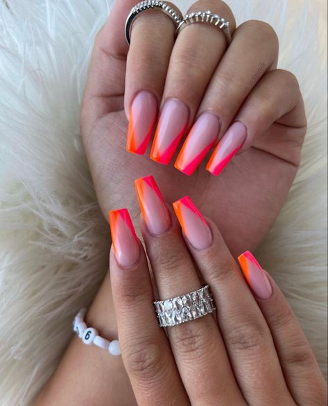 Holiday Acrylic Nails, Neon Acrylic Nails, Fest Outfits, Summery Nails, Glow Nails, Summer Acrylic Nails, Nagel Inspo, Pink Acrylic Nails, Neon Nails