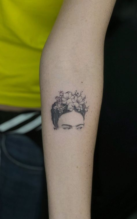 Frida Tattoo Minimalist, Frida Tattoo Ideas, Frida Kahlo Tattoo, Kahlo Tattoo, Frida Tattoo, Frida Kahlo Tattoos, Line Art Tattoos, Tattoo S, Skin Art