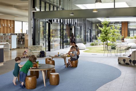 Public Library Architecture, Library Seating, Outdoor Learning Spaces, Community Library, Library Architecture, School Interior, Public Seating, Architecture Building Design, Outdoor Learning