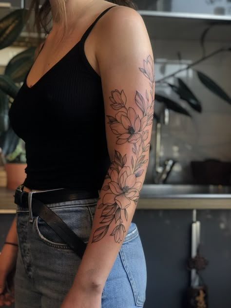 pinterest: camilleelyse ♡ Mid Sleeve Tattoo Women, Themed Tattoo Sleeve Women, Dainty Japanese Tattoo, Best Sleeve Tattoos For Women, Lotusblume Tattoo, Half Sleeve Tattoos Forearm, Tato Lengan, Tattoos For Women Half Sleeve, Inspiration Tattoos