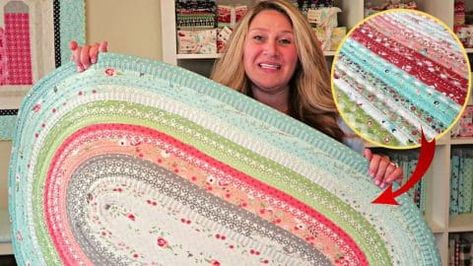 Easy Jelly Roll Rug Sewing Tutorial | DIY Joy Projects and Crafts Ideas Erica Arndt, Rug Sewing, Jelly Roll Sewing, Jelly Roll Rug, Sewing Paterns, Diy Jelly, Rag Rug Diy, Homemade Rugs, Rug Diy