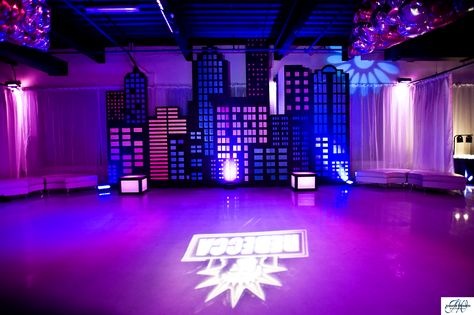 New York Themed Mitzvah | Heaven Event Center New York Theme Party, New York Party, City Backdrop, New York Theme, Mitzvah Themes, Prom Themes, Bat Mitzvah Party, Dance Themes, Prom Decor