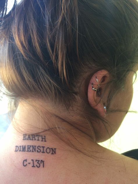 #RickAndMorty Rick and Morty tattoo Dimensão Terra Earth Dimension C-137 #RedHouse #EriBueno C137 Tattoo, C 137 Tattoo, Rick And Morty Tattoo, Rick And, Rick And Morty, Ear Tattoo, Behind Ear Tattoo, Tatting, Tattoo Ideas