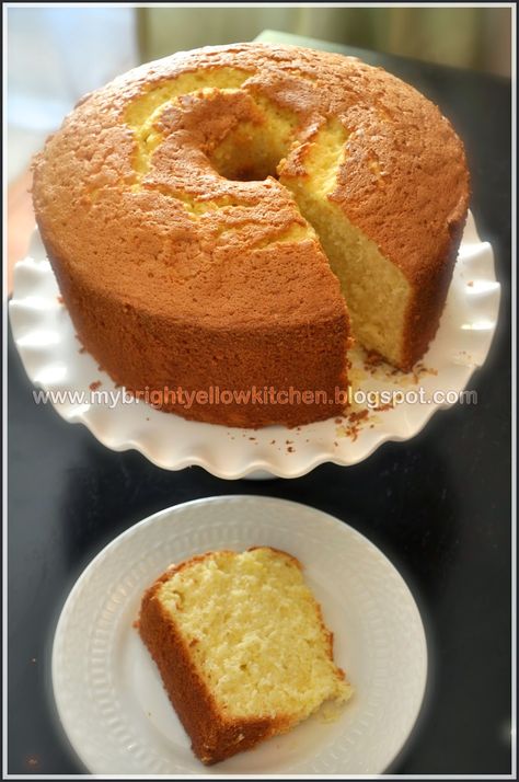 Pineapple Sponge Cake, Pineapple Chiffon Cake Recipe, Bright Yellow Kitchen, Marmer Cake, Bolo Chiffon, Lemon Chiffon Cake, Orange Chiffon Cake, Kuih Lapis, Light Cake