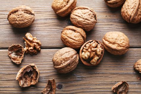 How to Toast Walnuts: 3 Simple Ways to Toast Walnuts at Home How To Toast Walnuts, Homemade Trail Mix, Best Banana Bread, Toasted Walnuts, French Pastries, Gordon Ramsay, Trail Mix, Quick Bread, Culinary Arts