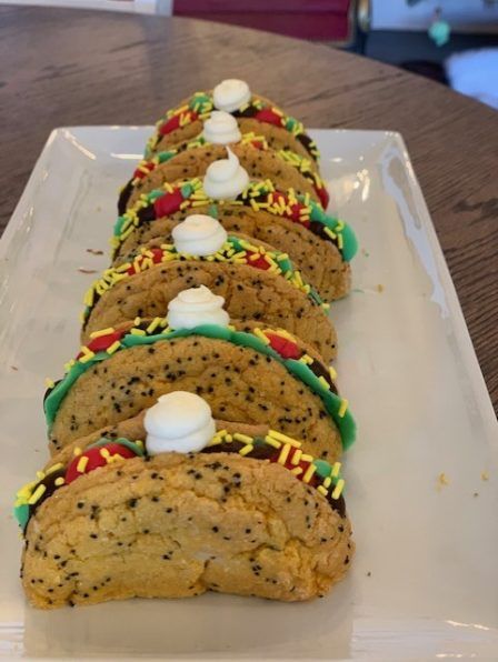 Taco Cookie Cake, Fruit Nachos, Fiesta Cakes, Taco Cake, Dessert Taco, Drop Cookie Recipes, Taco Dinner, Taco Fillings, Food Cookies