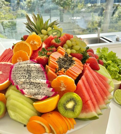 Fruit Platter Designs, Tropical Food, Snacks To Make, Healthy Food Dishes, Food Babe, Healthy Food Motivation, Healthy Lifestyle Food, Yummy Comfort Food, Food Goals