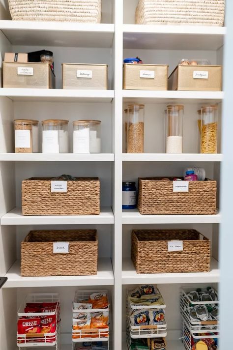 13 Pantry Organization Ideas To Transform Your Kitchen Snack Shelf Organization, Preppy Pantry, Modern Kitchen Organization Ideas, Bookshelf Pantry Ideas, Pantry Shelf Organization Ideas, Simple Pantry Organization, Basement Cabinets, Pantry Designs, Beautiful Pantry