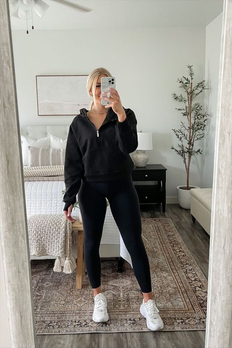 Fitness Mom Aesthetic, Winter Fitness Aesthetic, Going For A Walk Outfit, Sport Winter Outfit, Simple Casual Outfits Comfy Style, Athletic Fall Outfits, Leggings And Sneakers Outfit, Outfit Ideas Sport, Active Wear Outfits Casual