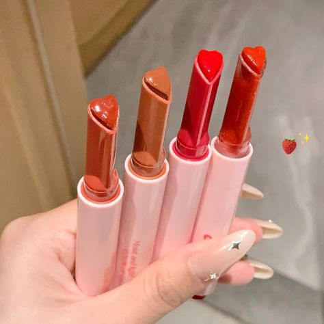 Glitter Clear Solid Lip Gloss Pink Mirror Shimmer Love Heart Shape Lipstick Pen Watery Jelly Heart Jelly Lipstick, Heart Shape Lipstick, Lip Gloss Pink, Ice Rose, Jelly Lipstick, Tinted Mirror, Pink Mirror, Lip Tint, Lip Balm