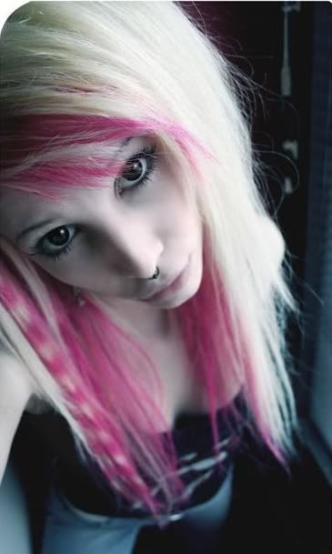 pink Blonde Scene Hair, Emo Scene Girls, Estilo Emo, Pink Blonde Hair, Emo Scene Hair, Blonde With Pink, Emo Hair, Scene Girls, Alternative Hair