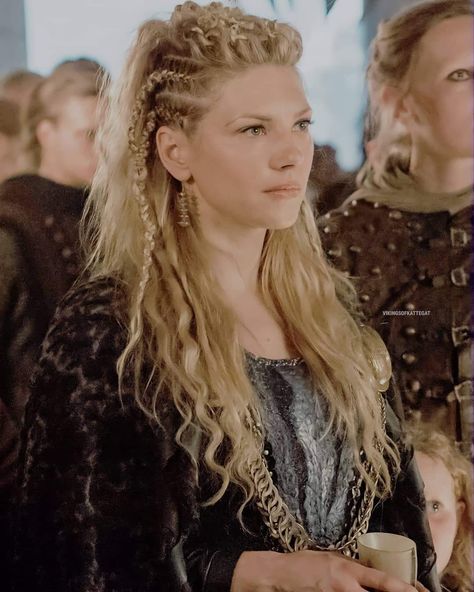 Viking Hairstyles, Viking Braids, Viking Wedding, Viking Women, Viking Hair, Smink Inspiration, Viking Woman, Mohawk Hairstyles, Messy Hairstyles