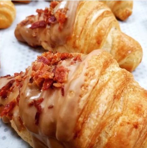 Maple Bacon Croissant, Maple Croissant, Dipped Croissant, Croissant Donut, Maple Frosting, Bacon Jam, Sweet Ideas, Maple Bacon, Delicious Donuts