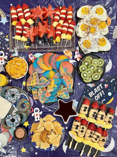 Blast Off! Breakfast Spread by The BakerMama Outer Space Fruit Platter, Space Themed Breakfast, Solar Eclipse Breakfast Ideas, Eclipse Breakfast Ideas, Space Themed Meals, Space Theme Food, Space Themed Food Ideas, Space Themed Food, Staff Breakfast