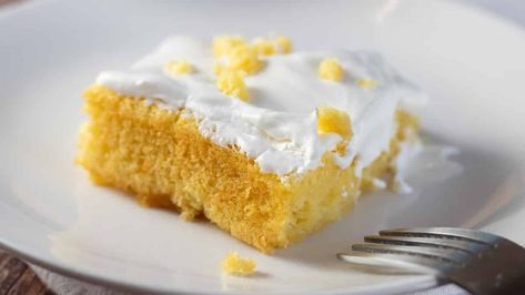 Weight Watchers 7Up Cake: Easy 3 Ingredient Lemon Cake Mix Recipe! Ww Lemon Cake Mix Recipes, 3 Ingredient Weight Watchers Lemon Cake, Weight Watchers 3 Ingredient Lemon Cake, Lemon 7 Up Cake Recipe, Ww Lemon Cake Zero Points, Weight Watchers Lemon Cake, Ww Cake, Soda Cake Recipe, Cherry Chip Cake Mix