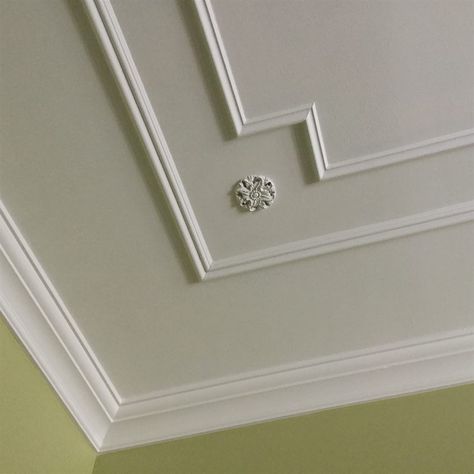 decorating lessons - beautiful mouldings-ceiling trim detail Decorative Ceiling Moulding, Pop Carnish Design, Moulding Ceiling Design, Pop Molding Design, Ceiling Moulding Design, Room Pop Designs, Moulding On Ceiling, Ceiling Molding Design, New Ceiling Design Living Rooms