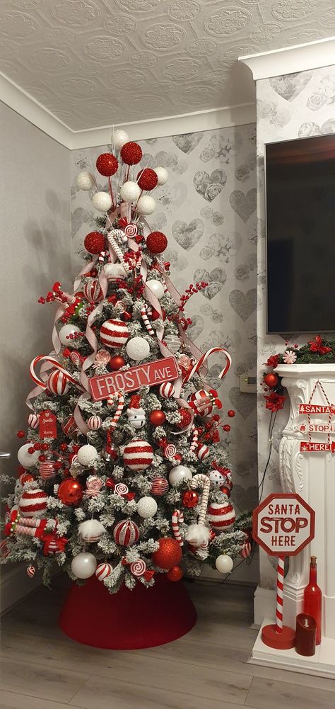 Red Candy Christmas Tree, White And Red Christmas Decorations, Candy Cain Christmas Tree, Red White Christmas Decorations, Candy Cane White Christmas Tree, Xmas Candy Decorations, Candycane Christmas Tree, Candy Canes Christmas Tree, Candy Cane Xmas Tree