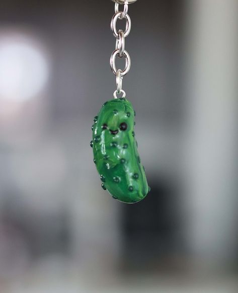 This is a cute little pickle keychain that wants to go everywhere with you! Pickle Keychain, Clay Keychain, Lighter Case, Keychain Cute, Clay Figurine, Clay Charms, Polymer Clay Art, Uv Resin, Handmade Polymer Clay