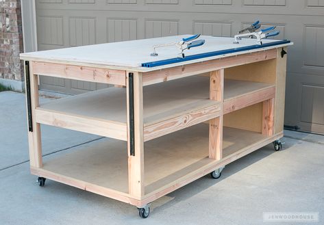 How To Build A DIY Mobile Workbench With Shelves Diy Shelves Design, Diy Shelves Ideas, Workbench With Storage, Diy Keramik, Workbench Designs, Mobile Workbench, Workbench Plans Diy, Diy Regal, Diy Workbench