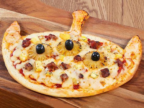 Easy Weeknight Recipes, Kids Pizza, Pizza Shapes, Dog Bread, Shanghai Disneyland, Disney Dinner, Cute Pizza, Pizza Art, Weeknight Recipes