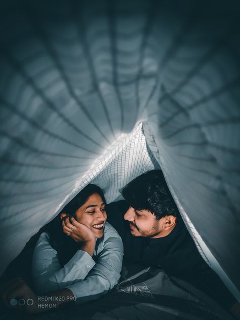 Indoor couple photoshoot Cute Couple Poses At Home, Couple Photoshoot On Bed, Indoor Room Photoshoot Ideas, Couple Pic At Home, Couple Room Poses, Romantic Poses Couple Photos In Room, Pre Wedding Shoot Ideas At Home, Couple Pose At Home, Couple Poses On Bed