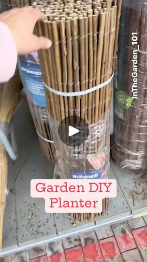 Plant Basket Diy, Diy Garden Planters, Garden Ideas Diy Cheap, Diy Garden Fountains, Diy Planter, Diy Planter Box, Diy Backyard Landscaping, Unique Planter, Backyard Diy Projects