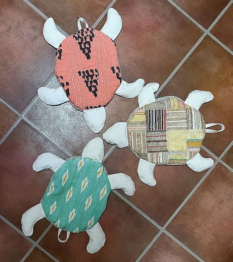 Floor turtles Floor Turtles Diy, Turtle Kitchen Floor Mop Sewing Pattern Free, Floor Turtle Mop Pattern, Floor Turtle, Reunion Ideas, Christmas Makes, Floor Cushion, Floor Cushions, Sewing Patterns Free