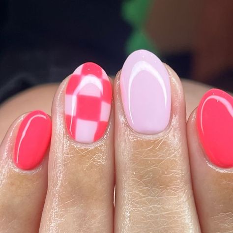 Stephanie Elhabach on Instagram: "When you can’t decide between 2 colors, checker them 🏁  #luminary #luminarynailsystems #goodyearnails #luxapolish #goodyearaz #buckeyenails #avondalenails #litchfieldparknails  #aznails #nailinspo #nailsofinstagram #nailtech #naturalnails #naildesign" Simple Luminary Nails, Short Nail Cute Designs, Easy Begginer Nails, Cute Non Acrylic Nails, Cute Nails Not Acrylic, No Tip Nail Ideas, Nails For Beginners Ideas, Cut Nail Ideas, Cute Nail Ideas For Teenagers