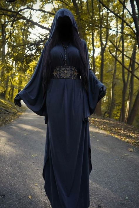 Grim Reaper Cosplay Female, Female Grim Reaper Costume, Grim Reaper Female, Grim Reaper Costume Women, Grim Reaper Woman, Grim Reaper Costumes, Grim Reaper Outfit, Grim Reaper Cosplay, Female Grim Reaper