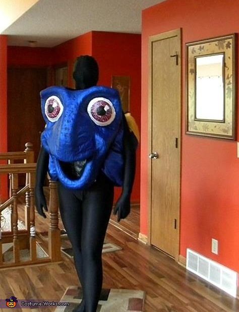 Dory Costume - Halloween Costume Contest via @costume_works Dory Costume Womens, Unserious Halloween Costumes, Odd Halloween Costumes, Cringe Halloween Costumes, Funny Costumes Ideas, Cursed Halloween Costumes, Funny Halloween Costumes 2022, Cursed Costumes, Ugly Halloween Costumes