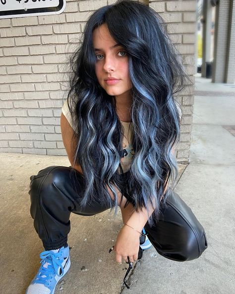 Black Hair With Colored Peekaboos, Black And White Hair Dye Ideas, Black And Other Color Hair, Black Hair With Blue Strands, Edgy Hair Color Ideas For Brunettes, Hairstyle For 2023, Skunk Streak Hair, Jessie Murph, Blue Hair Highlights