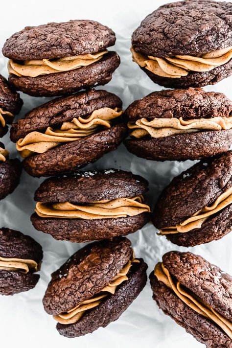 Peanut Butter Brownie Cookie Sandwich, Brownie Sandwich Cookies, Brownie Cookie Sandwiches, Chocolate Cookie Filling, Sandwich Cookie Ideas, Coffee Dessert Ideas, Sandwich Cookie Recipes, Loaded Cookies, Brownie Sandwich