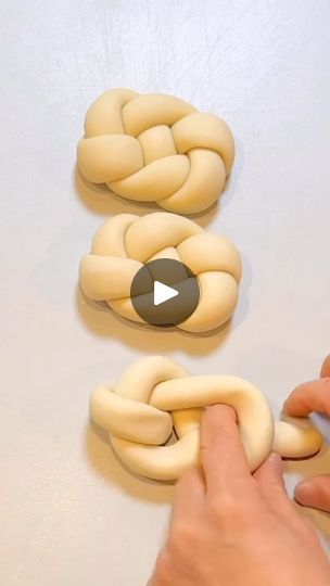 Bread Shapes Ideas Simple, Challah Bread Recipes, Short Bread, Bolo Fit, Real Bread, Artisan Bread Recipes, Braided Bread, Bread Shaping, Paste Recipe