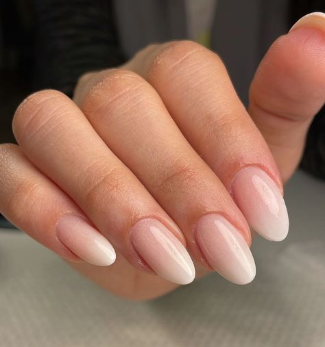 Gel overlay and French fade on natural nails 🤍 | Instagram Faded Gel Nails, French Nail Fade, French Nails Different Colors, Simple Basic Nails, French Tip Fade, French On Natural Nails, Overlay Nails Natural, Gel Overlay Nails Design, Faded French Tip