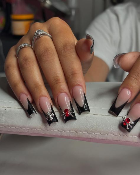 black frenchies 🩸🖤 - if you’re seeing this dm @nails.bydaya_ to book an appt 🤍 - - - - - - - - - - - - #blackfrenchnails #blackfrenchie #blingedoutfrenchtip #3dnailartdesign #3dchromenails #silverchrome #frenchtips #longnails #silverchromenails #blacknails #fyp #gelxnails #gelxnailtech #bptnailtech #ctnailtech #ctnails #bptnails #bridgeportnails #bridgeportct #bridgeportnailtech #bridgeportctnailtech #bridgeportctnails #beginner #notaprofessional #justforfun #nailart #naildesigns #nailinspo... Black Frenchies, Black French Nails, 3d Nail Art Designs, Chrome Nails, Black Nails, Nail Tech, Long Nails, Nail Inspo, Nail Designs