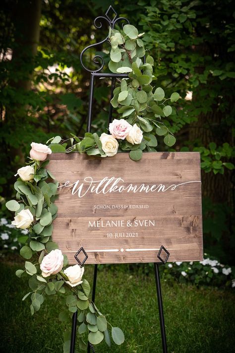 Wood Wedding Signs Rustic, Wedding Entrance Sign, Pallet Wedding, Love Story Wedding, Wooden Wedding Signs, Wooden Welcome Signs, Wood Wedding Signs, Personalized Wedding Sign, Ceremony Signs