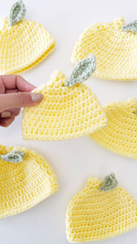 Preemie Crochet, Crochet Bobble, Crochet Baby Hat Patterns, Crocheted Hats, Baby Hat Patterns, Stitch Crochet, Newborn Crochet, Crochet Baby Clothes, Fun Crochet Projects