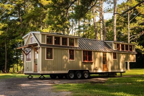 42ft Denali XL Tiny House by Timbercraft Tiny Homes 001 Timbercraft Tiny Homes, Wohne Im Tiny House, Tiny House Luxury, Tiny House Builders, Tiny House Trailer, Building A Tiny House, Tiny Cabins, 12 Tomatoes, Modern Tiny House