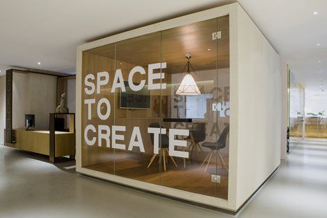 Creative Room | Inspiring Interior | Inspiring Design | Creative Interior | Creative Design Nature Creative, Creative Office Space, Outfit Office, Office Design Inspiration, Corporate Office Design, Creative Interior, Creative Interior Design, Interior Design Software, Office Space Design