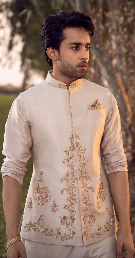 Wedding Kurta For Men Indian Groom, Engagement Dress For Groom, Indian Wedding Clothes For Men, Sherwani For Men Wedding, Wedding Kurta For Men, Mens Wear Wedding, Groom Dress Men, Indian Groom Wear, Wedding Dresses Men Indian