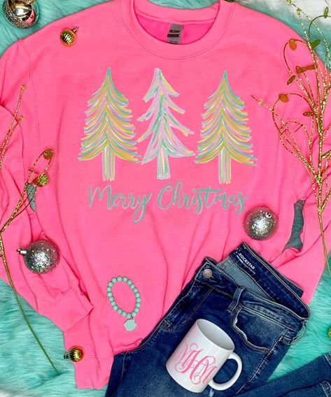 Christmas Monogram Shirt, Christmas Tree Graphic, Monogram Ideas, Christmas Tee Shirts, Monogram T Shirts, Christmas Clothes, Shirt Sayings, Tee Tree, Christmas Monogram