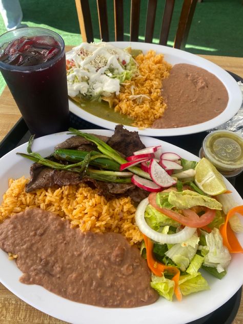 Carne Asada Dishes, Carne Asada Plate Ideas, Mexican Plates Food, Carne Asada Plate, Carne Asada Aesthetic, Enchiladas Plate, Healthy Gut Recipes, I Want Food, Romantic Meals