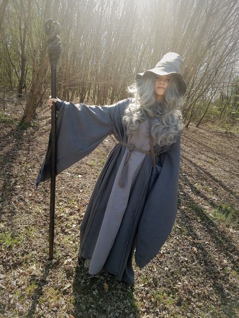 Gandalf Costume, Comicon Costume, Hobbit Cosplay, Sci Fi Costume, Wizard Costume, World Book Day Costumes, Gandalf The Grey, Book Day Costumes, Halloween Express