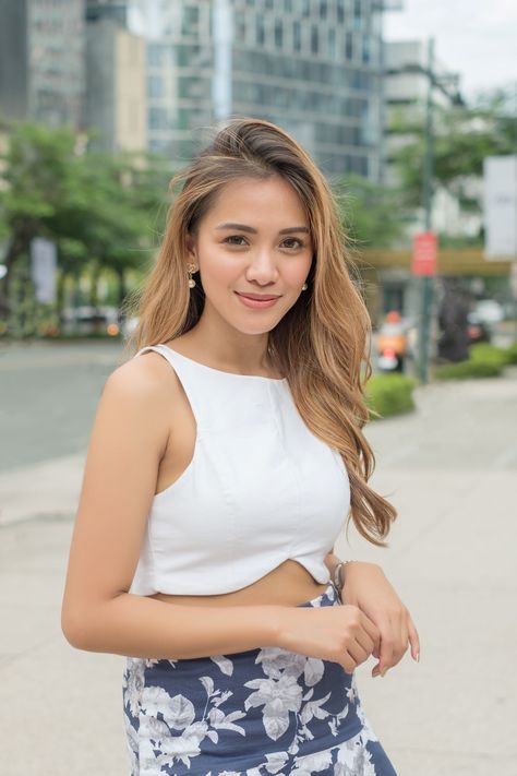 16 Asian Hair Color Ideas That Will Highlight Your Pinay Beauty Hair Color For Morena Skin, Asian Hair Color Ideas, Hair Color For Morena, Asian Hair Color, Hair Color Asian, Wedding Hair Colors, Honey Hair Color, Blonde Asian, Hair Color Chocolate