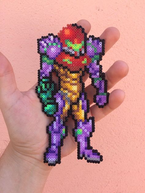 Samus Aran by victormvr Small Perlers, Perler Bead Mario, Hama Art, Pola Manik, Beads Candy, Perler Art, 8bit Art, Perler Bead Templates, Pixel Art Grid