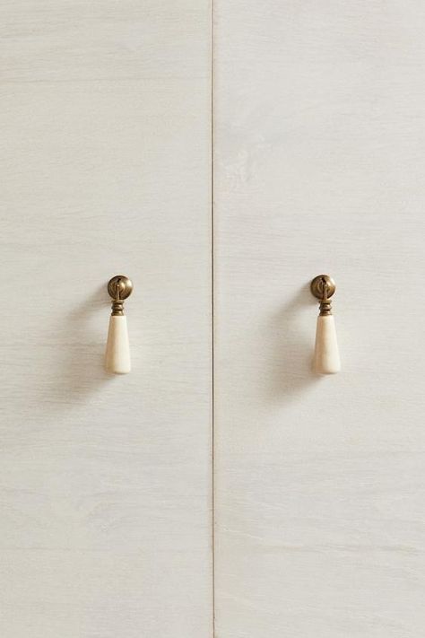 DROPLET DOOR KNOB (PACK OF 2) - White | ZARA United States Bathroom Cabinet Knobs, Mid Century Modern Door, White Shaker Cabinet, Closet Door Knobs, Stainless Steel Door Handles, Interior Door Knobs, Door Handles Modern, Unique Knobs, Dresser Knobs And Pulls