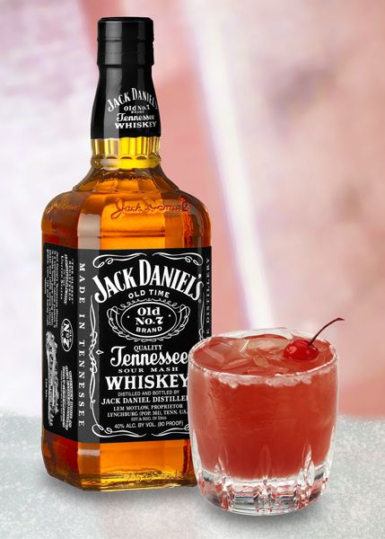 Jack Frost {photo courtesy representatives of Jack Daniel's} Jack Daniels Mixed Drinks, Christmas Drink Recipes, Jack Daniels Recipes, Jack Daniels Cocktails, Jack Daniels Drinks, Amaretto Drinks, Pomegranate Liqueur, Christmas Drinks Recipes, Holiday Punch