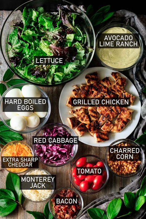 Avocado Lime Ranch Dressing, Cobb Salad Recipe, Copycat Chick Fil A, Fresh Salad Recipes, Salad Meal Prep, Salad Pasta, Makanan Diet, Snacks Saludables, Lost 100 Pounds