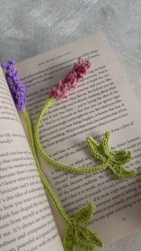 Flower Book Mark Crochet, Crochet Lavender Bookmark Pattern, Crochet Lavender Bookmark Free Pattern, Crochet Lavender Bookmark, Flower Bookmark Crochet Free Pattern, Crochet Lavender Flower Free Pattern, Crochet Flower Bookmark Free Pattern, Lavender Crochet Pattern, Crochet Book Marks